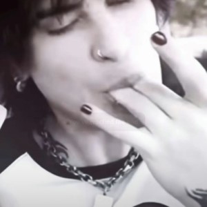 - 𝖻𝗈𝗒𝖿𝗋𝗂𝖾𝗇𝖽𝖺𝗎𝖽𝗂𝗈𝗌